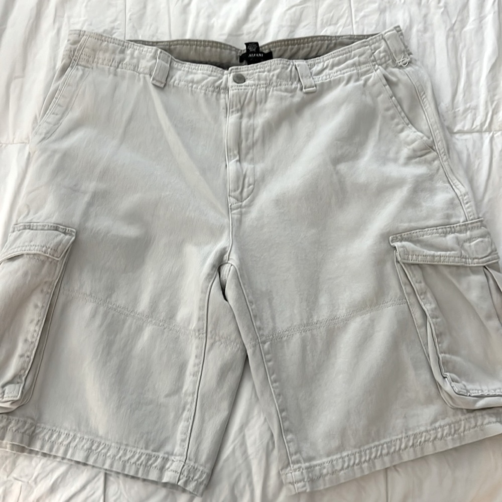 Alfani cargo shorts size 36 100% cotton